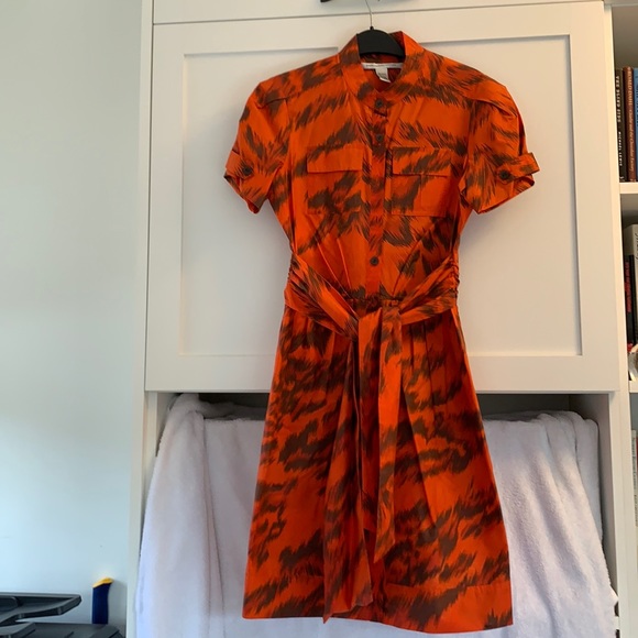 Diane Von Furstenberg Dresses & Skirts - Diane Von Furstenberg animal printed dress